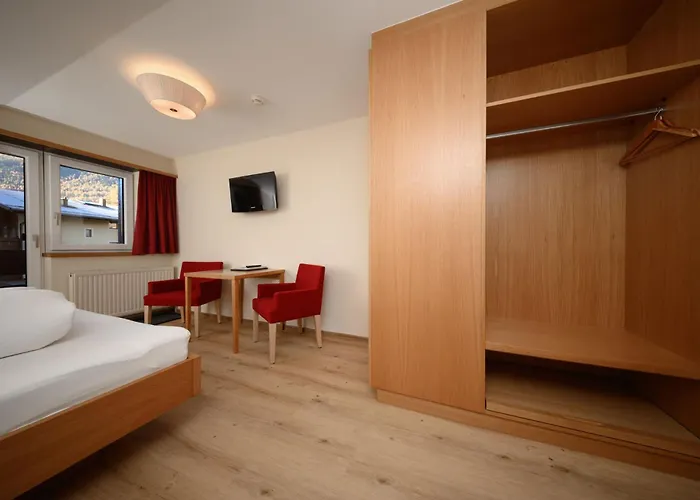 Hotel Garni Maria Theresia - Official Oetztal Summer Card Partner